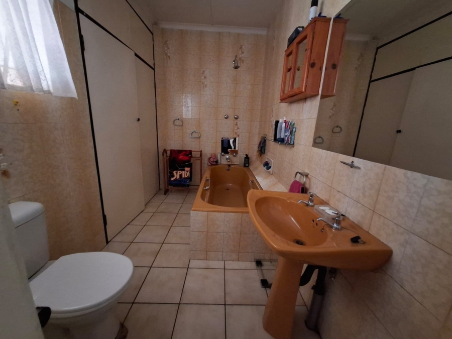 3 Bedroom Property for Sale in Geelhoutpark North West